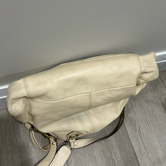 Coach Ashley Crossbody Bag (Large) - Picture 3 of 7